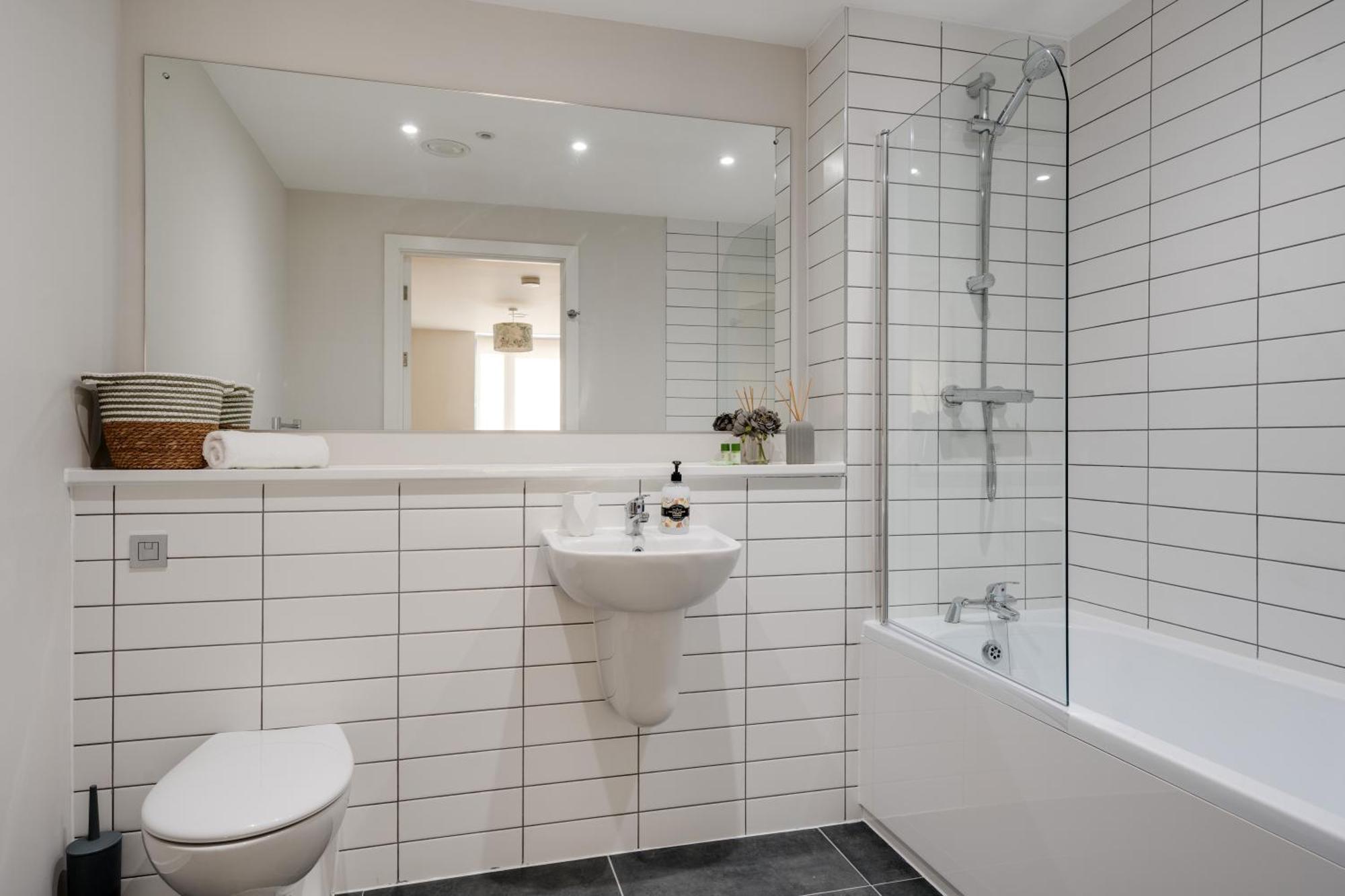 Liverpool City Apartment With Parking & Ev Esterno foto